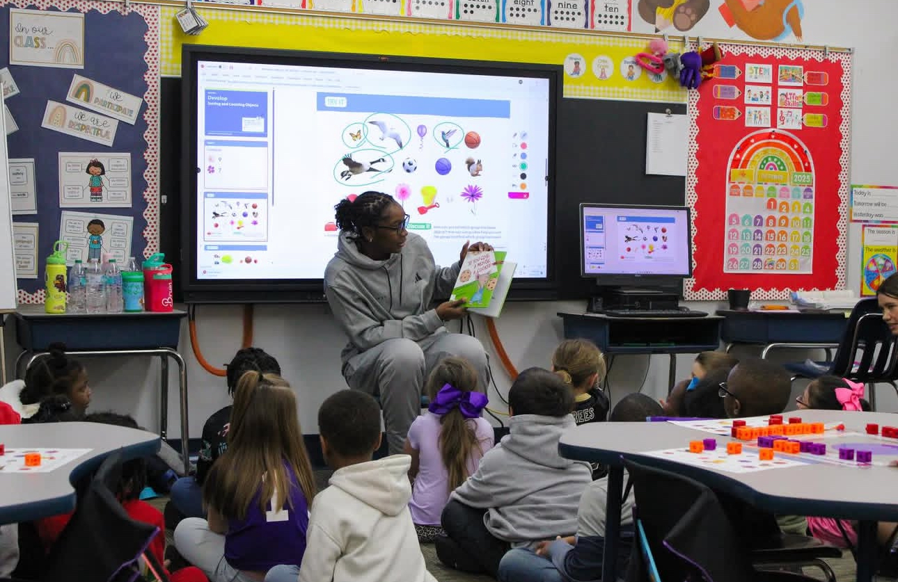 Reading to Students · Monroe, LA